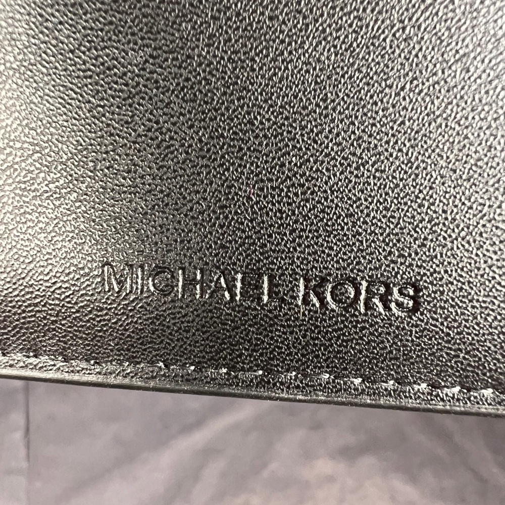 EUC Michael Kors Harrison Wallet - Picture 7 of 7